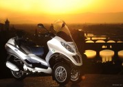 Piaggio MP3 Hybrid